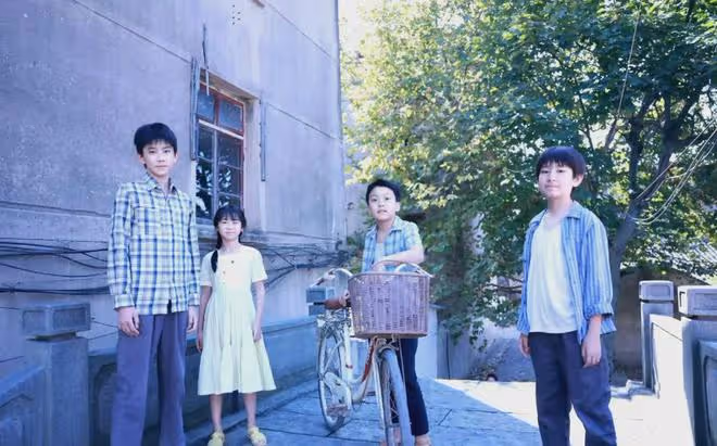小巷人家:衝著閆妮蔣欣追劇,卻被小演員圈粉!小林棟哲太可愛了