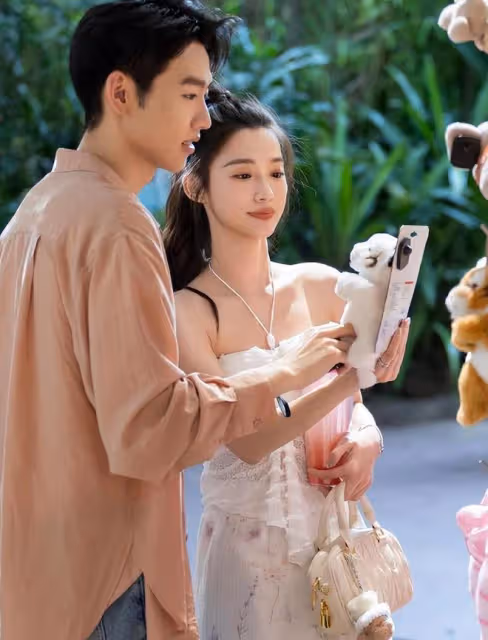 阮小咪回應戀綜爭議,情感歷程曝光,現狀如何引猜測