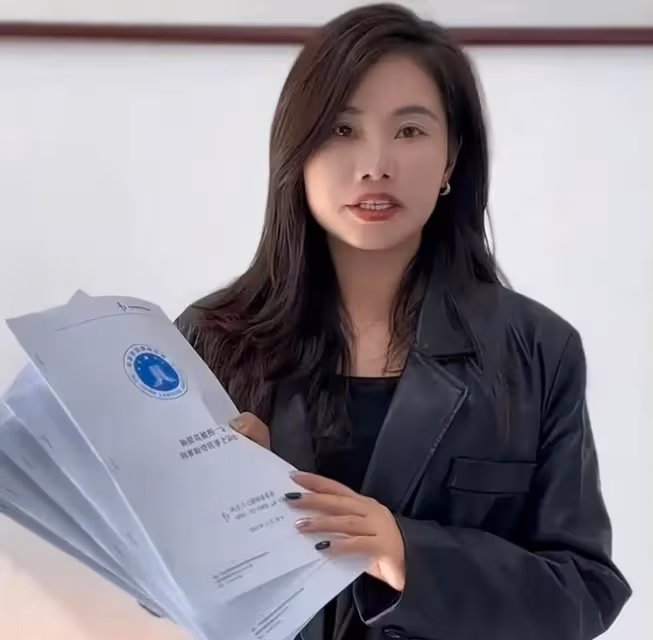 楊妞花直播帶貨陷糾結,尋親英雄商業路,真誠形象能否依舊?