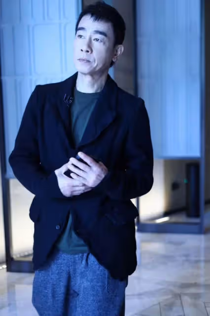 陳小春《聲生不息港樂季2》路透,穿搭時尚有范,整個人非常鬆弛