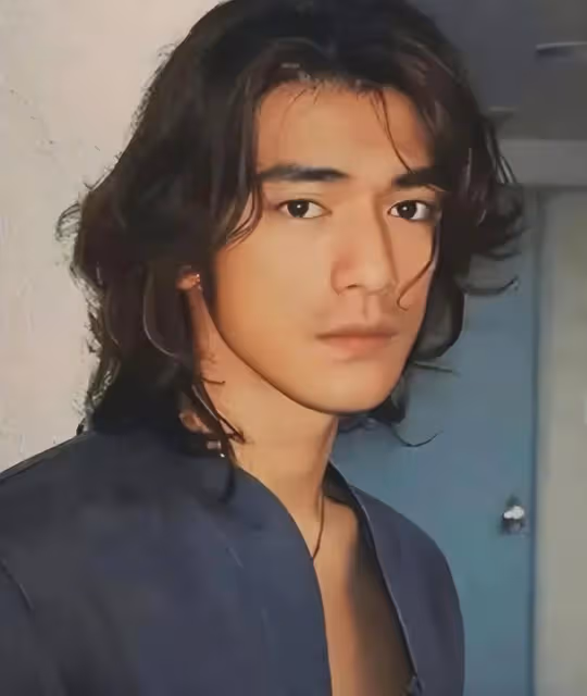 皮相相似,但骨相差了一大截,這兩位男星共用一張臉,卻天差地別