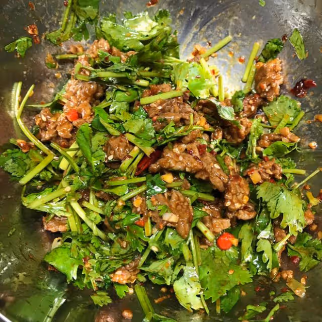好吃到讓人顫抖的香菜拌牛肉