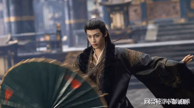侯明昊《大夢歸離》與丞磊鬥嘴熱度奪冠,直播眼睛這狀況網友嚇壞
