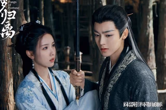 侯明昊《大夢歸離》與丞磊鬥嘴熱度奪冠,直播眼睛這狀況網友嚇壞