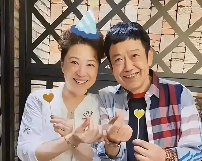 劉曉慶被曝多次出軌,前夫離婚後依然愛她,好友王馥荔近況太催淚