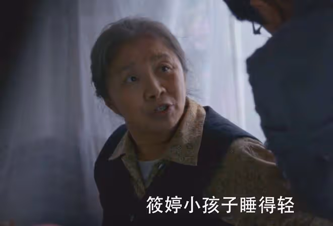 《小巷人家》黃玲到死都不知,莊超英真的是「愚孝」?他只是自私