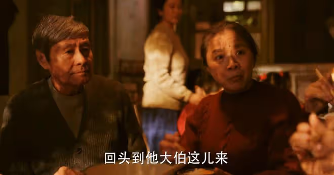《小巷人家》掌摑莊筱婷,怨恨黃玲幾十年,莊超英的怨毒毀了圖南
