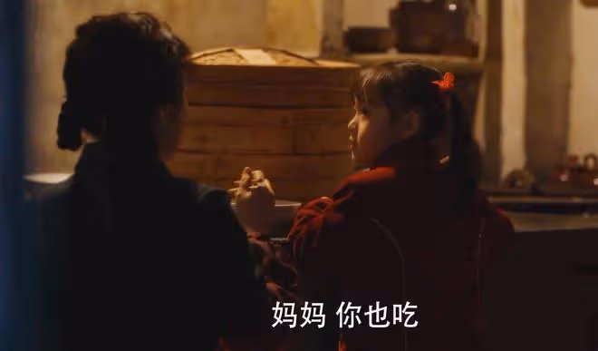 《小巷人家》掌摑莊筱婷,怨恨黃玲幾十年,莊超英的怨毒毀了圖南