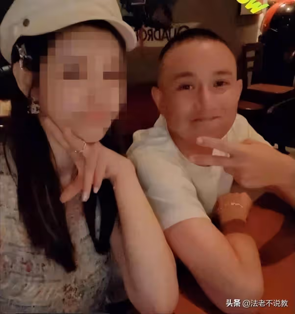 39歲文章近況曝光!帶女友低調聚餐,開200w大G,生活仍愜意瀟灑