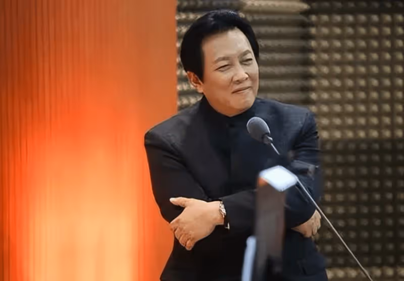 這一次,71歲的老藝術家唐國強,終於要為他的行為買單