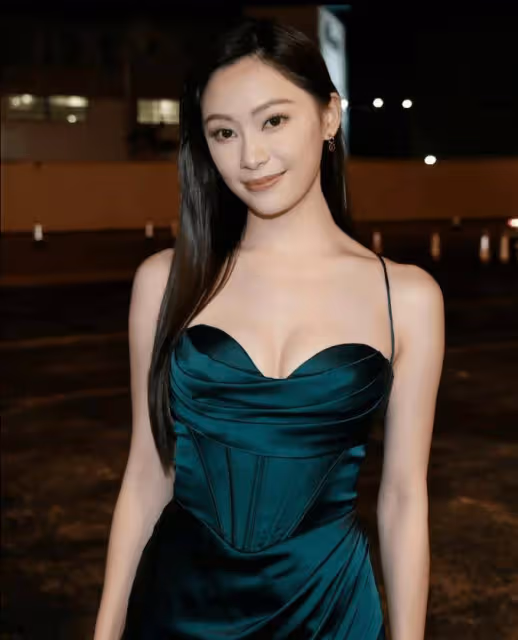 TVB火辣小花演視後年輕版!首次演戲就被贊有天分!網友稱上圍太誇張