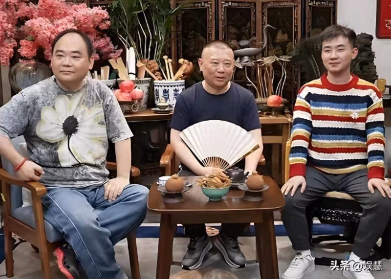與郭德綱同日開直播，曹雲金感謝恩師的培養，師徒和解再推進一步