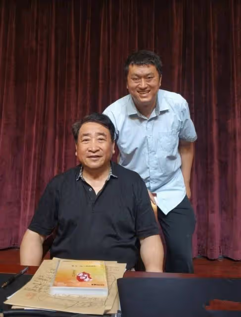 6年前那個叫板郭德綱,自比相聲界「魯迅」的李宏燁,現狀如何