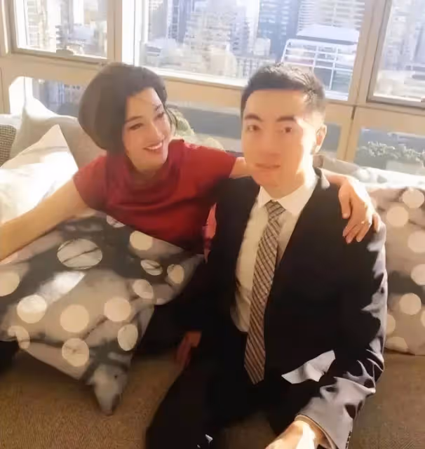 看了劉曉慶近10年的照片,才知道她身材好好,難怪讓前任念念不忘