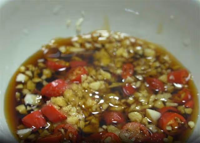 豆角里加點麵粉，不炒也不燉，往大鍋里一倒，上桌就光碟，解饞