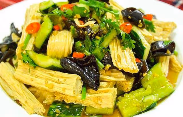 秋天很火的腐竹做法,飯店賣28一盤,在家成本不到4元,拿肉不換