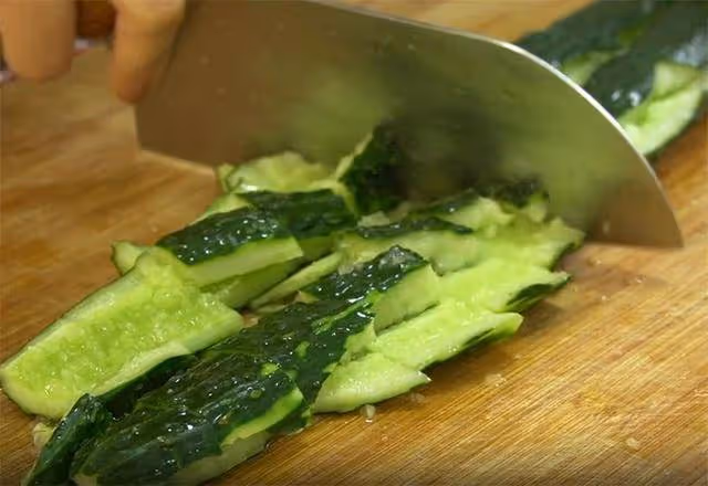 秋天很火的腐竹做法,飯店賣28一盤,在家成本不到4元,拿肉不換