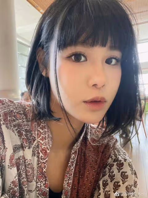 TVB力捧小花疑發展新戀情,與帥氣型男遛狗,不時有親密舉動