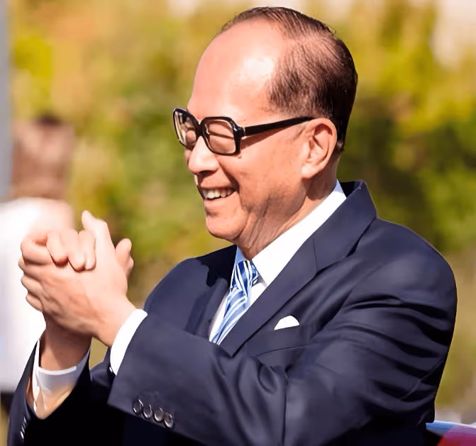 李嘉誠說:「誰的面子,都沒有錢的面子好使,越是窮人,越有自尊!」