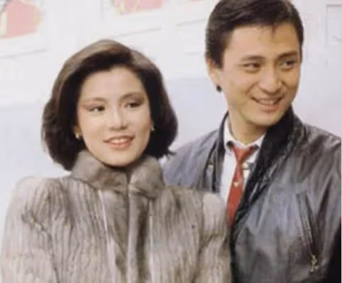 62歲港星湯鎮業風光嫁女,可26歲為他自殺的翁美玲,卻再也回不來