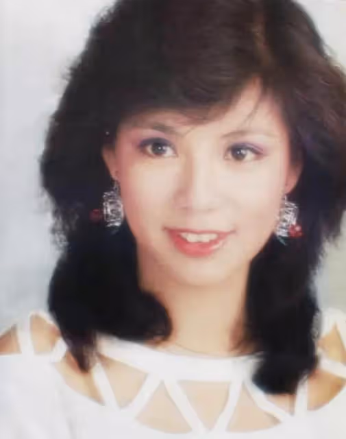 62歲港星湯鎮業風光嫁女,可26歲為他自殺的翁美玲,卻再也回不來