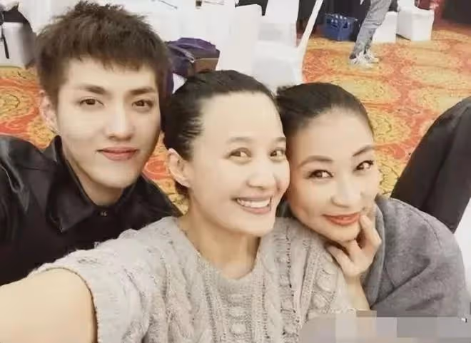 吳亦凡媽媽600萬出售兒子豪車,將兒子送進監獄2年後,她後悔了嗎