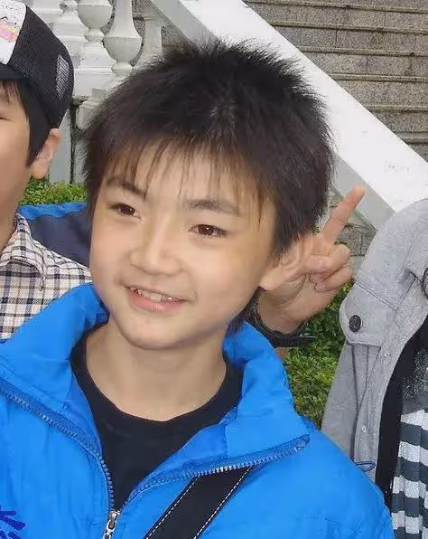 8歲成名,13歲提名金鐘獎,21歲被通緝,如今29歲的他怎樣了?