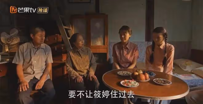 小巷人家:黃玲舌戰公婆,太爽了!閆妮不愧大滿貫視後,演技封神