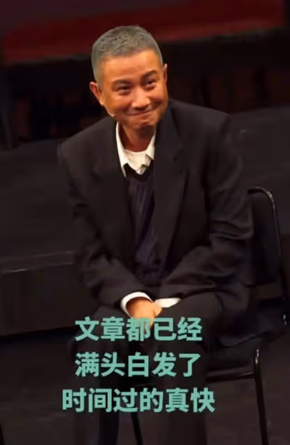 文章帶女友出門，女友閨蜜超像姚笛擠在中間，開豪車生活美滋滋