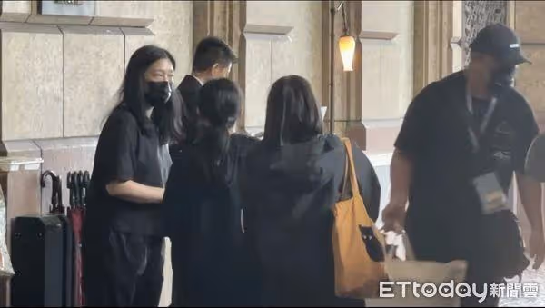 劉德華今晚小巨蛋開唱「朱麗蒨也來了」! 罕見現身...真面目曝光