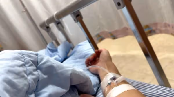 小嫻恢單2年「希望身邊有個人」 考前大病吞藥淚崩…吊點滴畫面曝