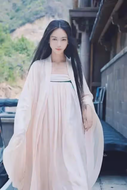 吳謹言飾演的薛芳菲，為何又讓她美出了新高度？