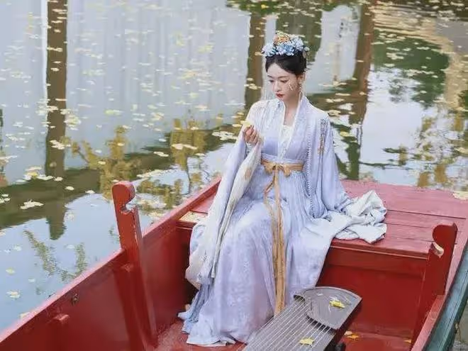 吳謹言飾演的薛芳菲，為何又讓她美出了新高度？