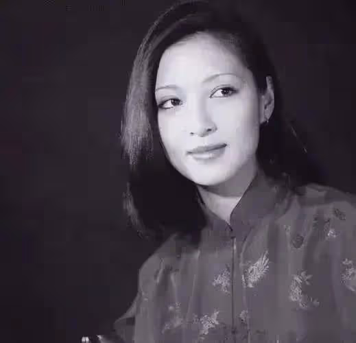胡因夢的美，告訴你，想要美一生，除了漂亮，還得有氣質！