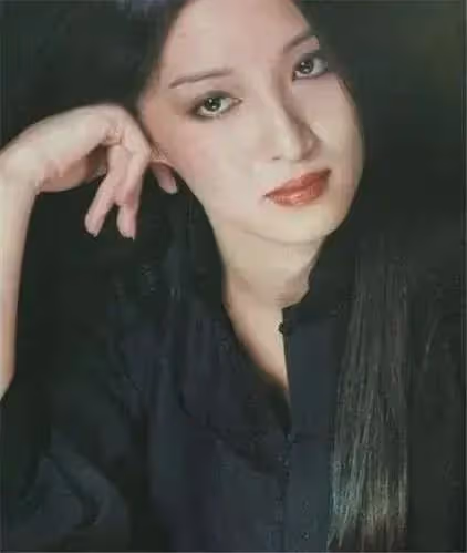 胡因夢的美，告訴你，想要美一生，除了漂亮，還得有氣質！