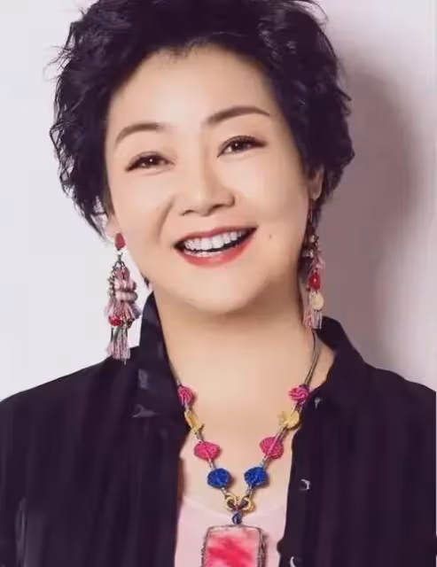 薩日娜飾演的母親為何如此深入人心，40歲後的她為何反而更美？