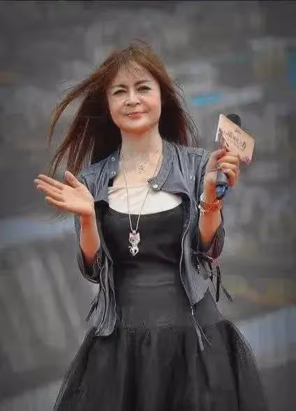 高勝美人美歌甜，但為何大家都覺得她老得有點快？