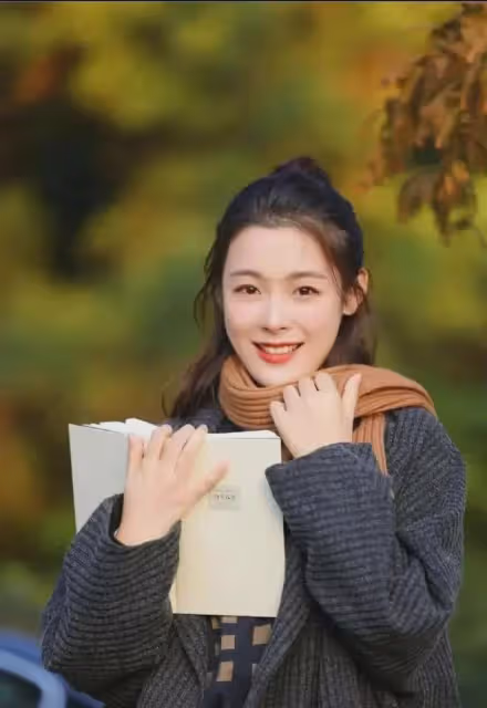 為何李雲霄無論怎麼穿搭，總是顯得她既明艷又女人還端莊？