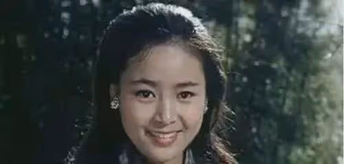 張瑜年輕時候明艷嬌俏,自然老去優雅貴氣!