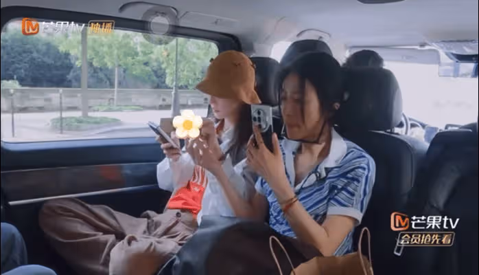 周雨彤《花少6》迷惑行為合集,金晨被TA害得最慘?豆瓣歷季低分