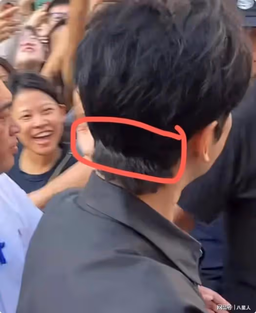 46歲黃曉明被葉柯榨乾!皮膚嫩了臉瘦了不油了,但這假髮也太明顯了