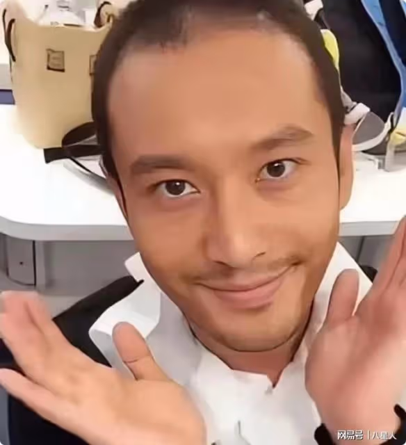 46歲黃曉明被葉柯榨乾!皮膚嫩了臉瘦了不油了,但這假髮也太明顯了