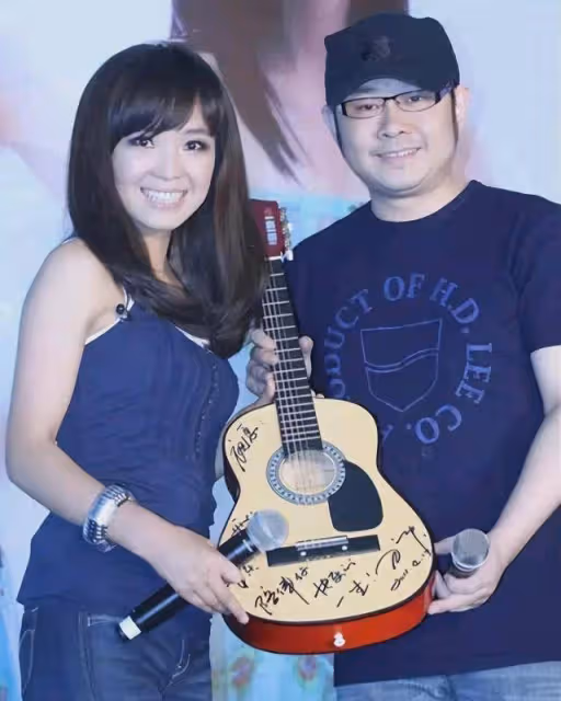 商演被取消,掉粉百萬。雲朵被迫發聲我永遠都是刀郎的徒弟