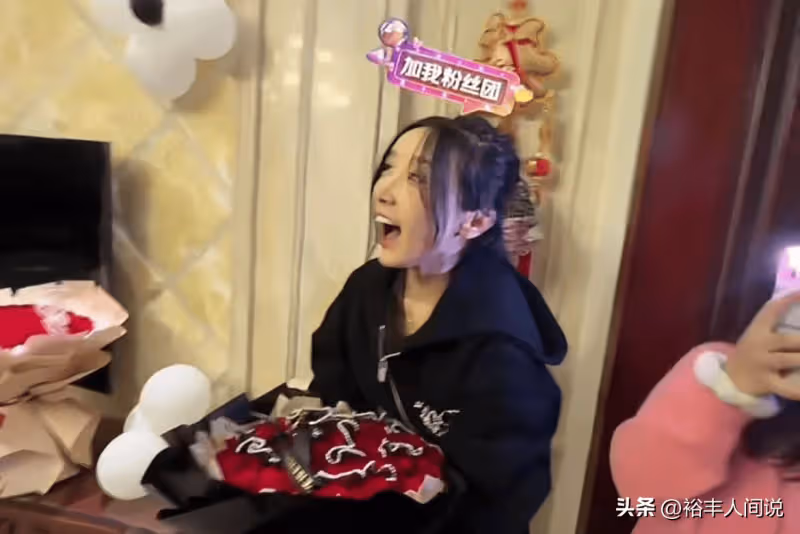 花小龍為女友慶28歲生日!貼心準備28份禮物,暖心承諾疑好事將近