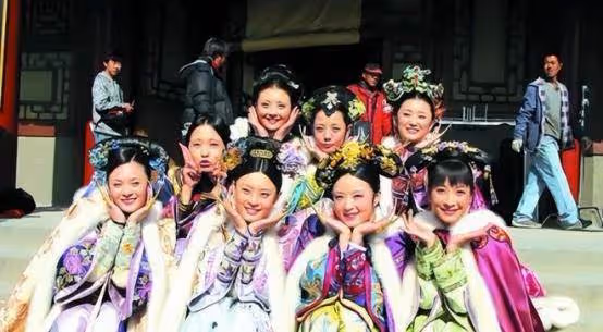 橫店20萬群演現狀:美女泛濫成災,懶漢光棍遍地,他們將何去何從