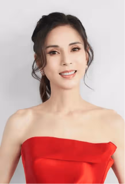 李若彤現身威海菜市場被偶遇,獲網民評價人美親民,毫無明星架子
