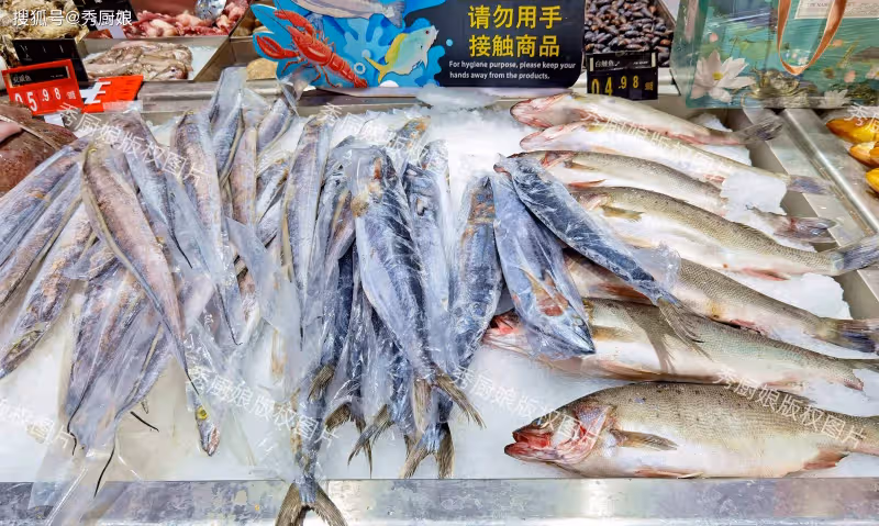 解凍魚,不要直接用清水泡!教您一招,10分鐘解凍,跟鮮魚一樣鮮