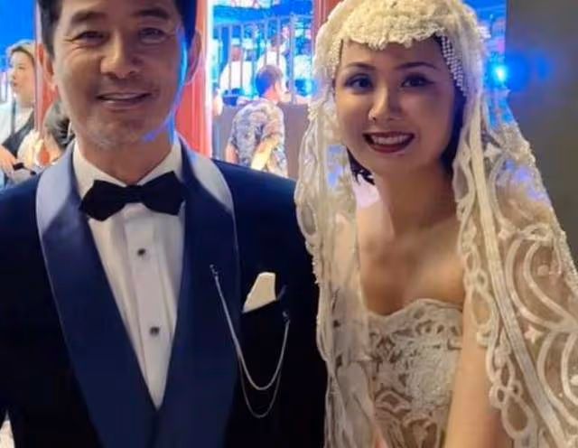 44歲霍思燕近照曝光，微胖身材成極品，女人微胖魅力無限