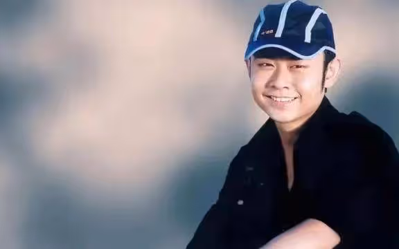 徐子堯真實身份揭秘，難怪能成為刀郎徒弟，才明白雲朵為何被棄