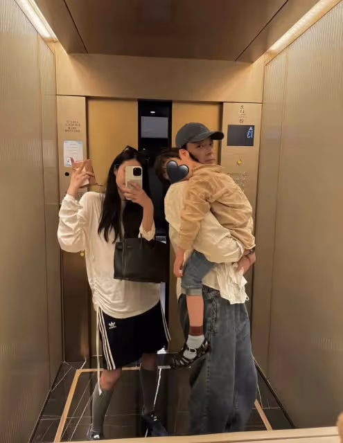 《小巷人家》李光潔:與郝蕾離婚,娶小10歲老婆,一家四口超幸福